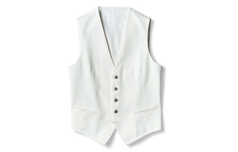 どんなスタイルもリッチにキマる白ジレ 3万2000円/タリアトーレ(買えるLEON)