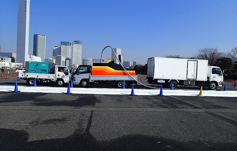 SNO-LA 降雪マシン搭載トラック
