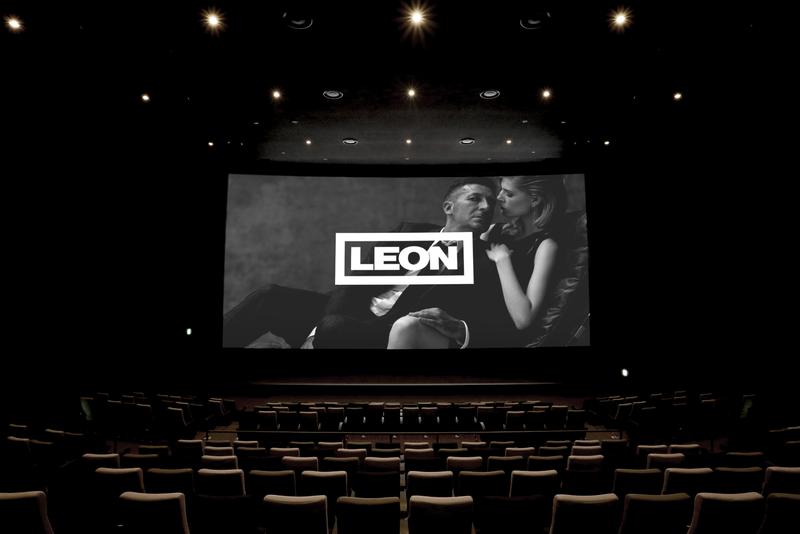 映画館スクリーン