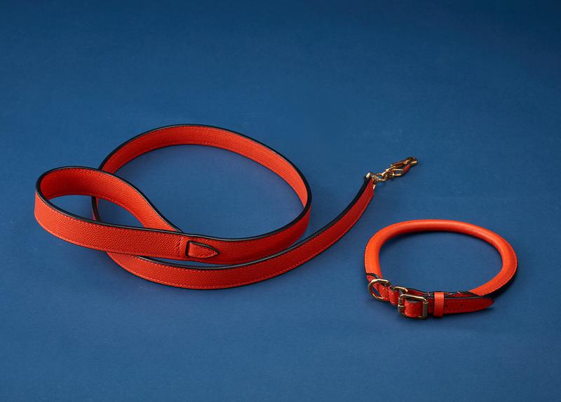 リード(105×2cm) 7万円、首輪 スモール(45×1.5cm) 6万5000円/ヴァレクストラ(ヴァレクストラ・ジャパン)