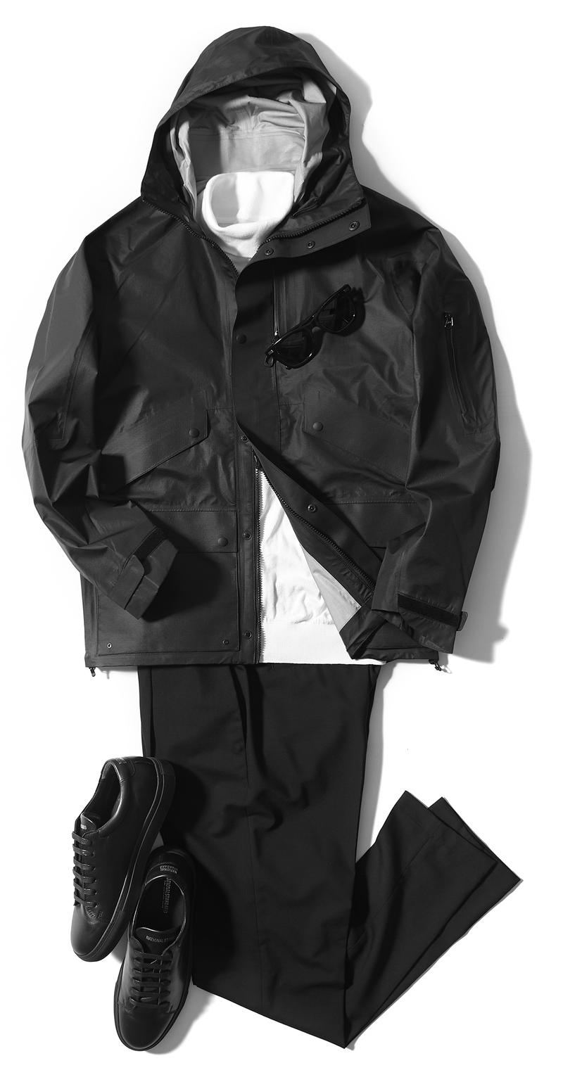 パンツ2万8000円/ジャブス アルキヴィオ(ビームス ハウス丸の内)、靴3万3000円/ナショナルスタンダード(ティースクエア プレスルーム)、ブルゾン5万2000円/ゴールドウィン(ゴールドウィン・カスタマーサービスセンター)、ニット2万8000円/ジョン スメドレー(リーミルズ エージェンシー)、サングラス3万5000円/ネイティブサンズ(ザライト)