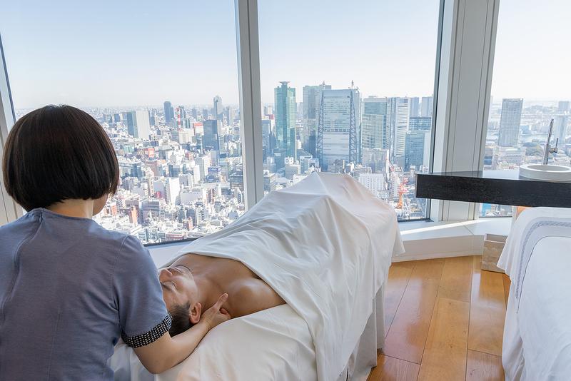 アンダーズ 東京「AO スパ&クラブ」/仰向け