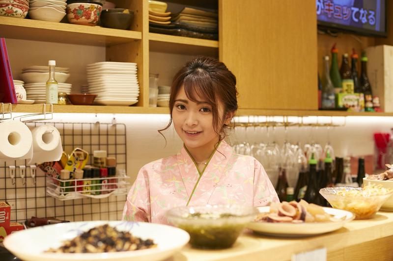 夢ん家/グラビアタレントとして活躍した後、料理の世界に入った女将の中西英里佳さん。