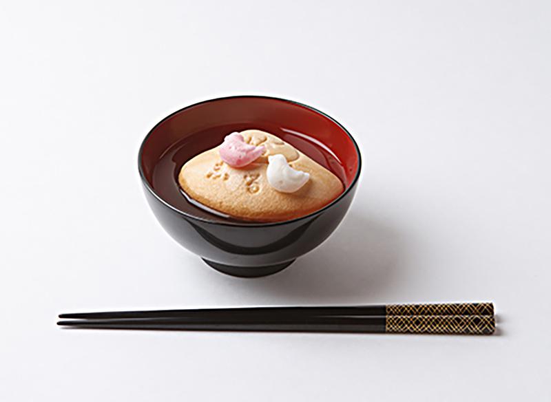 武蔵屋 総本店 / 中から二羽の千鳥が飛び立つように浮かび上がります。1個227円~。