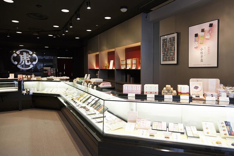 虎屋 銀座店 / 店内
