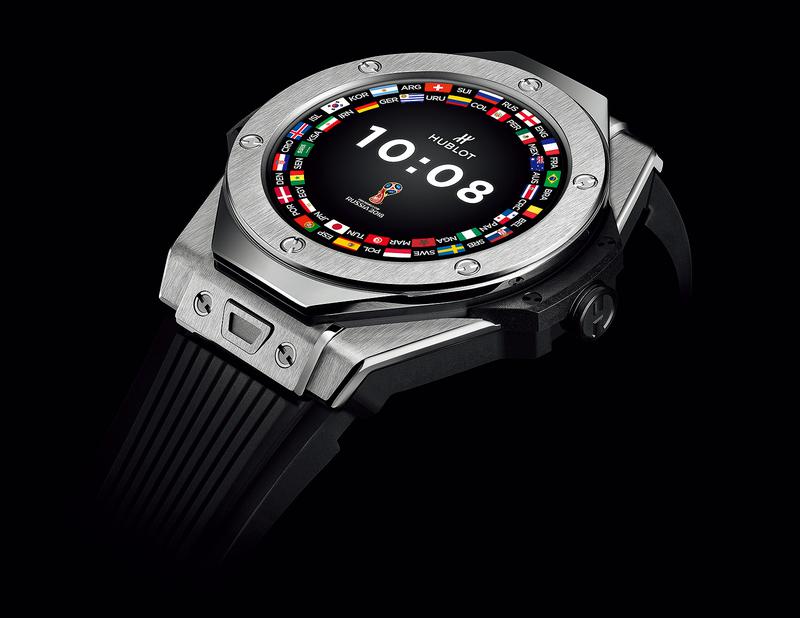 ビッグ・バン ウニコ レッドマジック レッドセラミックケース(45mm)、ラバーストラップ、自動巻、10気圧防水。500本限定。予価278万円/ウブロ