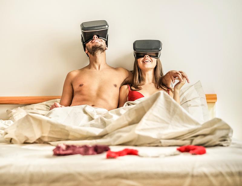 VRにおける恋愛事情は今後、どう発展して行く?