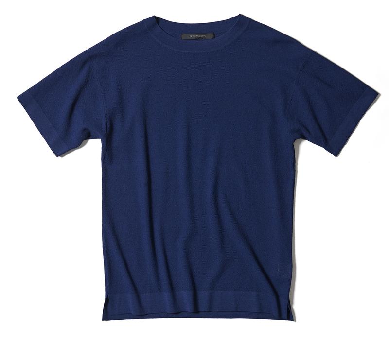 ネイビーニットTシャツ2万1000円/デザインワークス(デザインワークス ドゥ・コート銀座店)