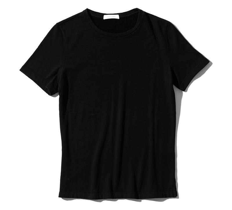 Tシャツ2万2000円/クルチアーニ(クルチアーニ銀座店)