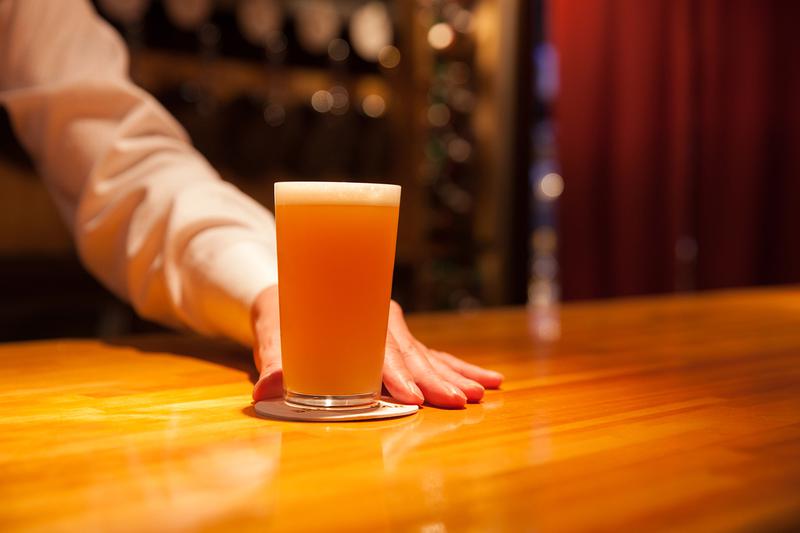 ほのかな濁りに旨味を感じるニューイングランドIPA(ハーフパイント)800円。