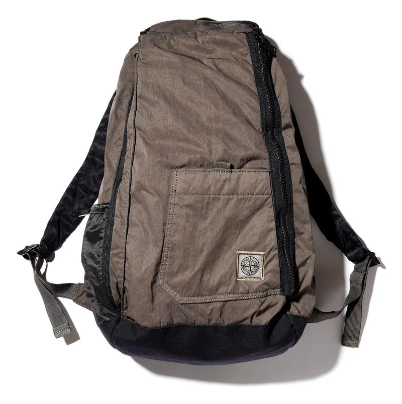 バックパック5万5000円/ストーンアイランド(トヨダトレーディング プレスルーム)
