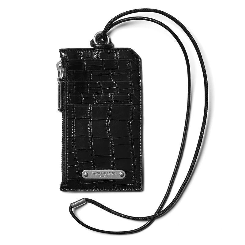 W8×H13×D0.5㎝。4万2000円/サンローラン(イヴ・サンローラン)