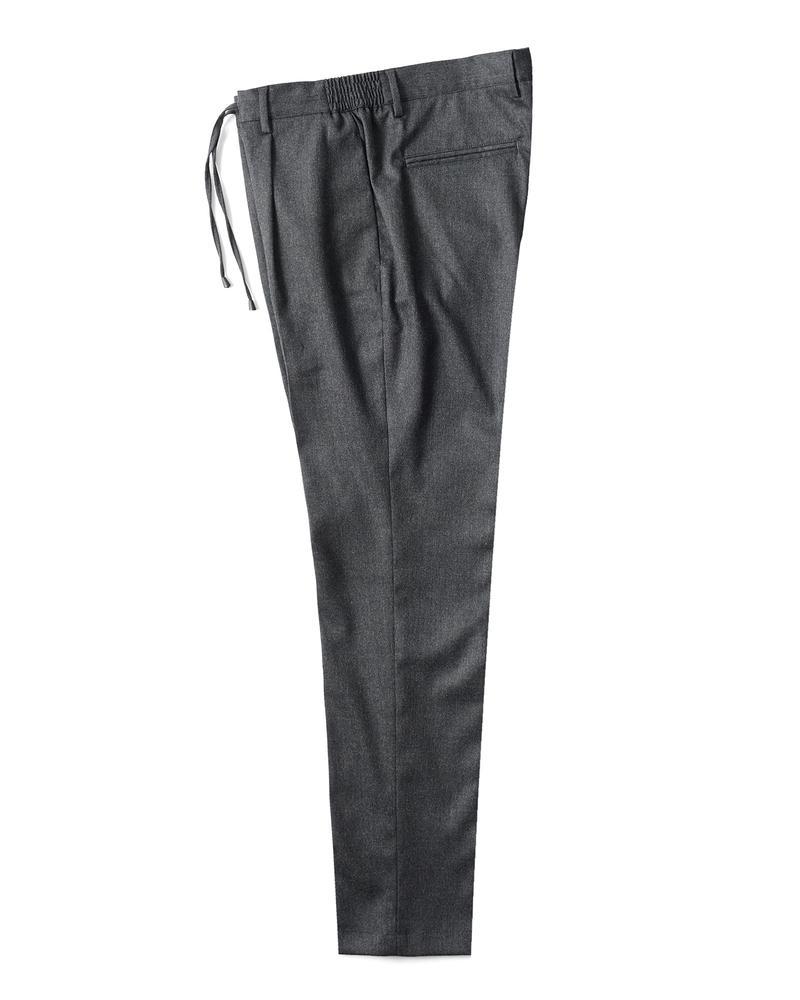 パンツ2万8000円/ジャブス アルキヴィオ(ビームス 六本木ヒルズ)