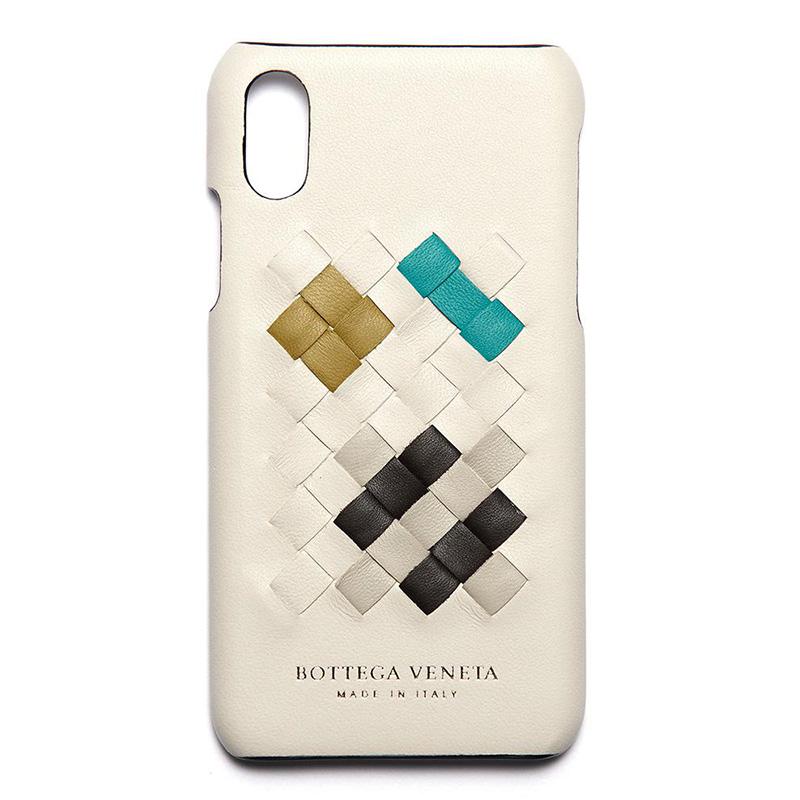 スマホケース 4万9000円/ボッテガ・ヴェネタ(ボッテガ・ヴェネタ ジャパン)