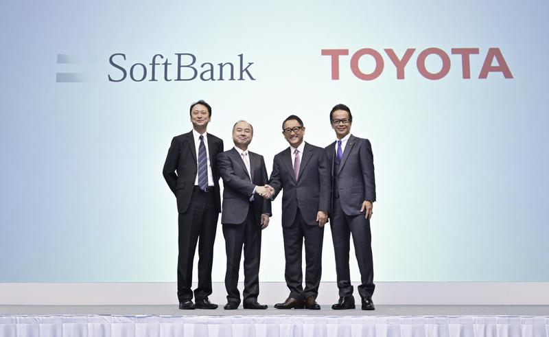 10月4日に行われた、トヨタ・ソフトバンク共同記者会見より。合弁会社「MONET Technologies(モネ・テクノロジーズ)」の設立が発表された。