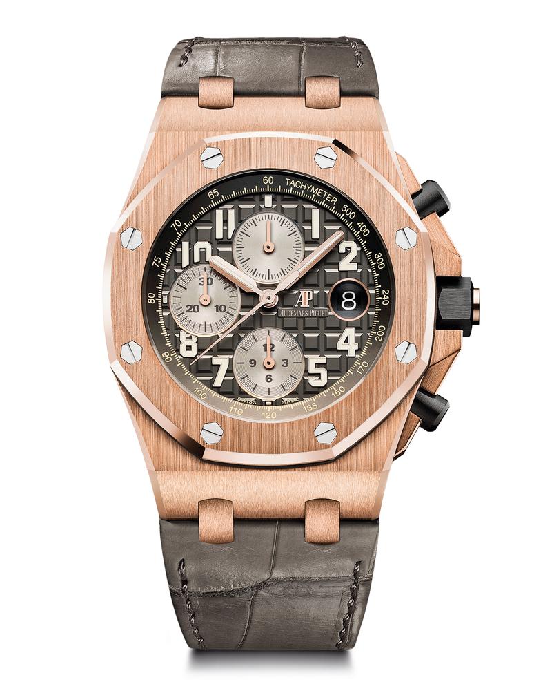 「ロイヤル オーク オフショア・クロノグラフ・オートマティック」自動巻き、18KPGケース(42mm)、レザーストラップ、10気圧防水。425万円/オーデマ ピゲ(オーデマ ピゲ ジャパン)
